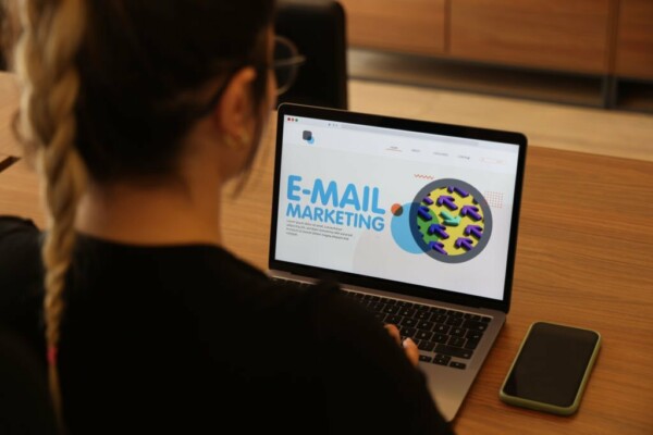 E-mail marketing laptop screen