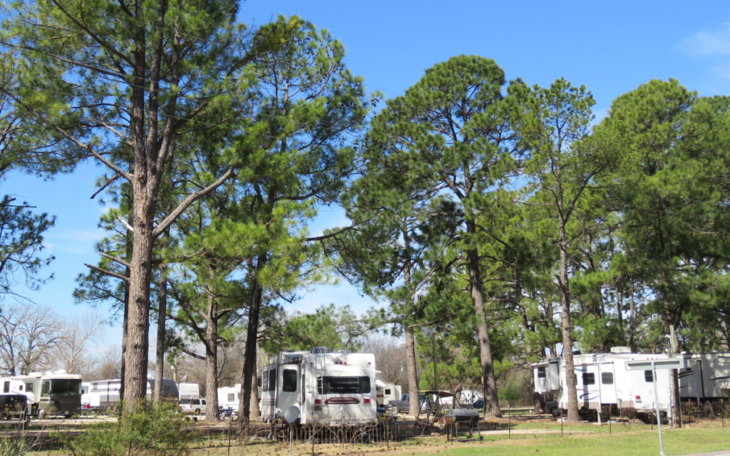 To Build or Buy an RV Park (Which is Better?)