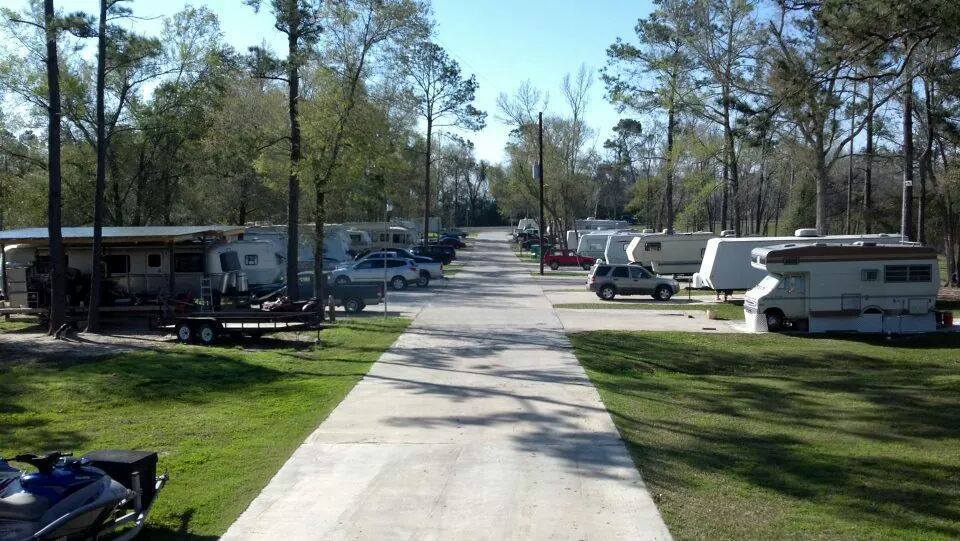 Les's RV Park 1 Photos Kerrville, TX RoverPass