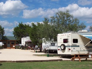 Rio Bonito Cabin Resort   Rv Park Liberty Hill Tx 5