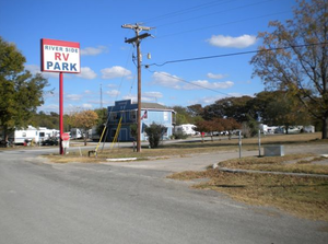 Riverside RV Park - Bandera, TX