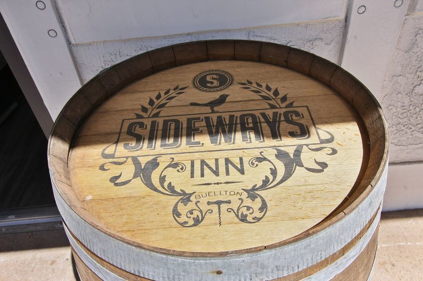 Sideways Inn Hotel Buellton Ca 93427 Wine Barrel Signage Preview