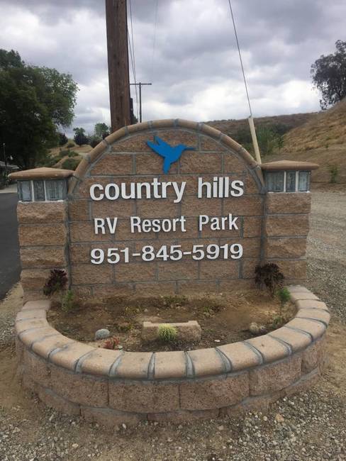 Country Hills Enterance Photo