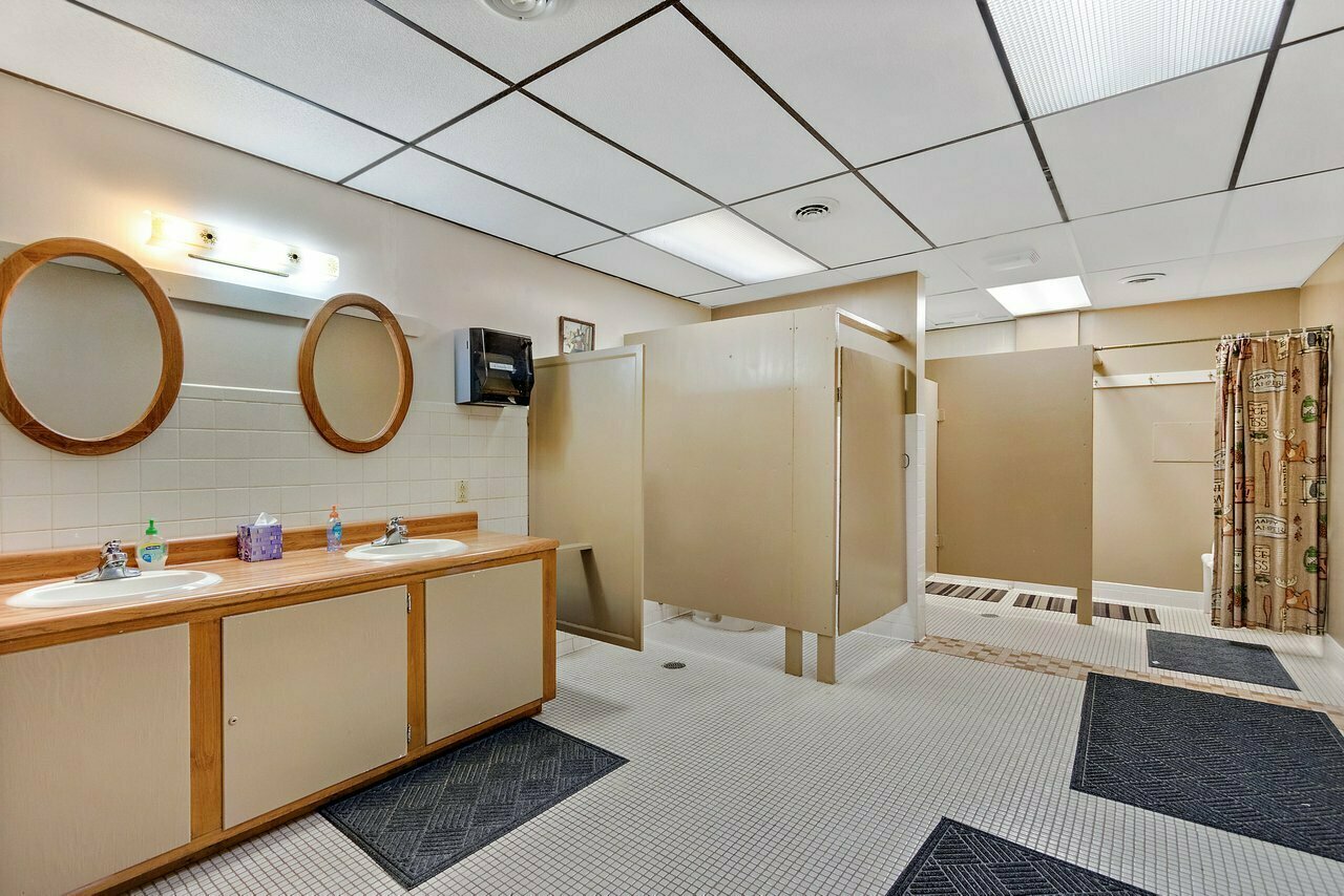 Captain K's Marina, Dockage and Camping 5 Photos Algoma, WI