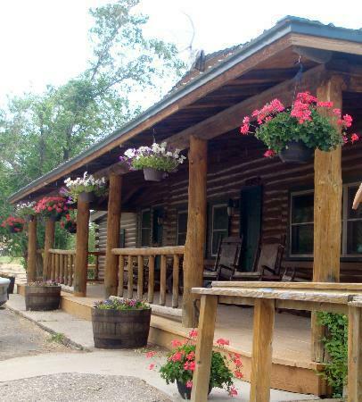 The Historic Wapiti Lodge Cody Wy 4