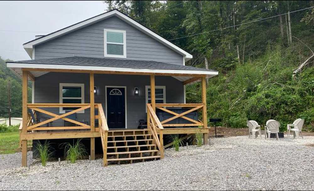 Coal Camp Lodging 5 Photos, 1 Reviews Matewan, WV RoverPass