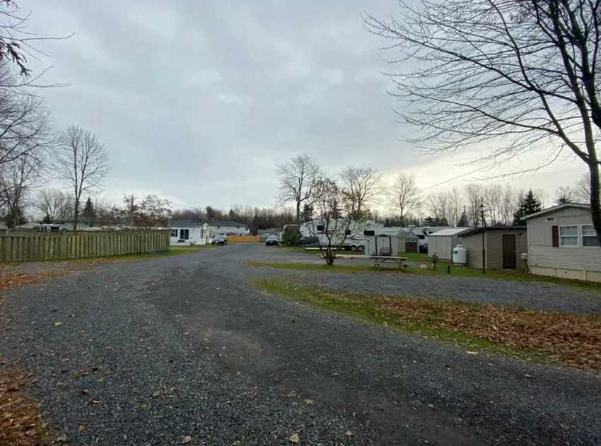 Maples Rv Park Cornwall On 4