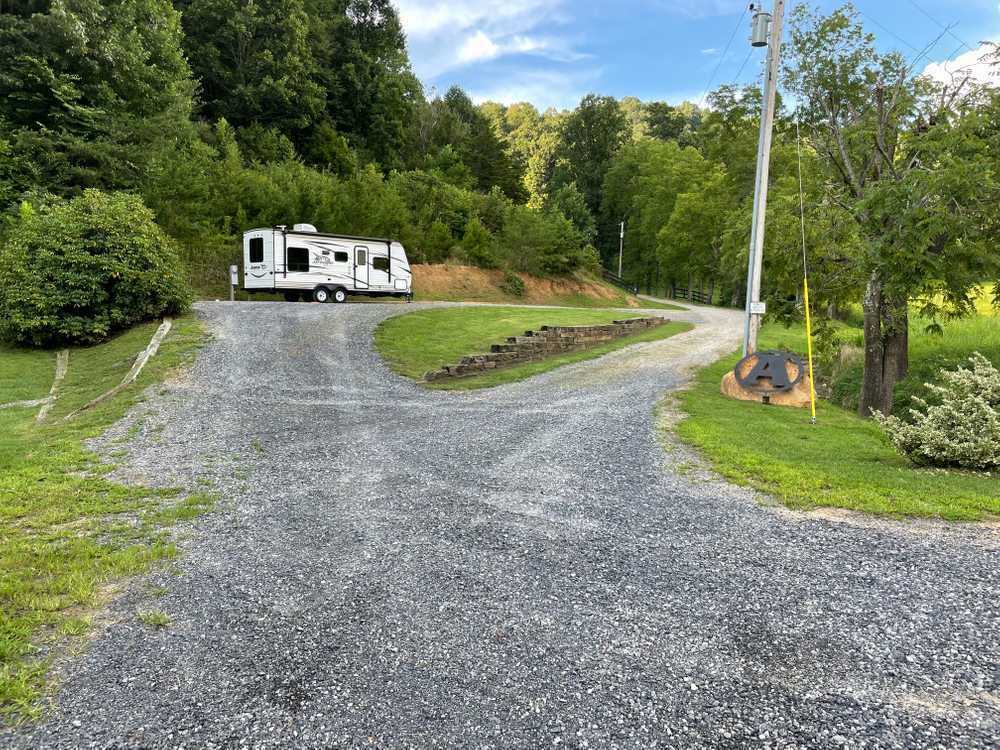Seldom Seen RV 4 Photos Clyde, NC RoverPass