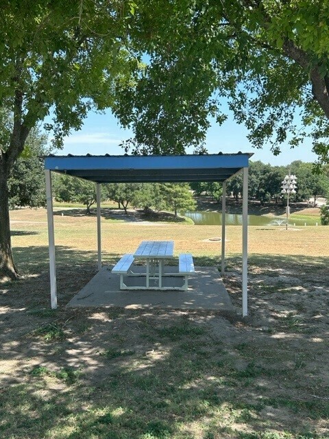 Green Dickson Municipal Park Shiner Tx 9