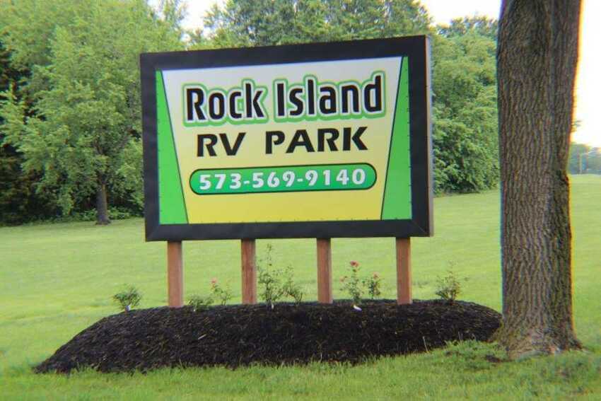 Rock Island Rv Park Versailles Mt 0
