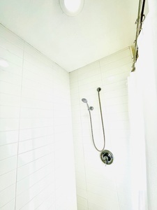 Guests appreciate the consistent cleanliness and overall comfort of the space.