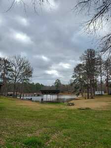 Huxley Bay Marina And Rv Park Shelbyville Tx 2