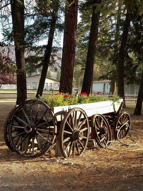 08 Wagon With Flowers