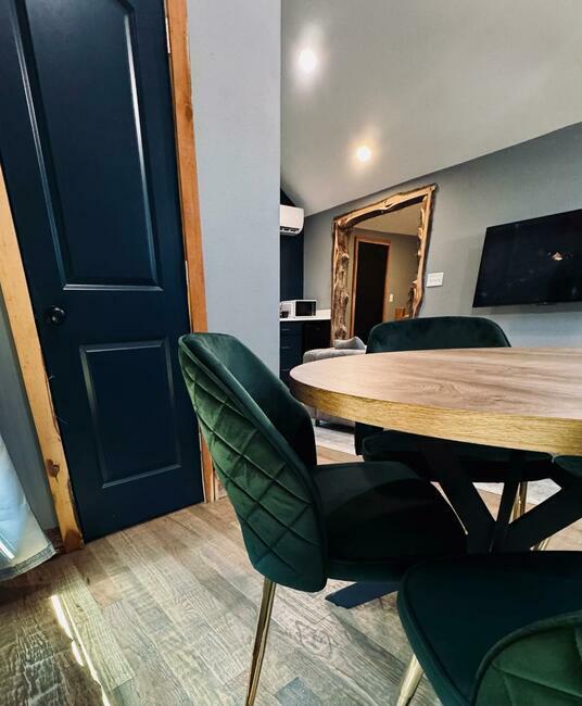 Dining table in Lodge 1
