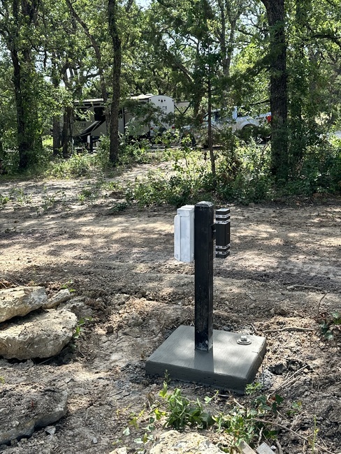 Rv site pedestal 