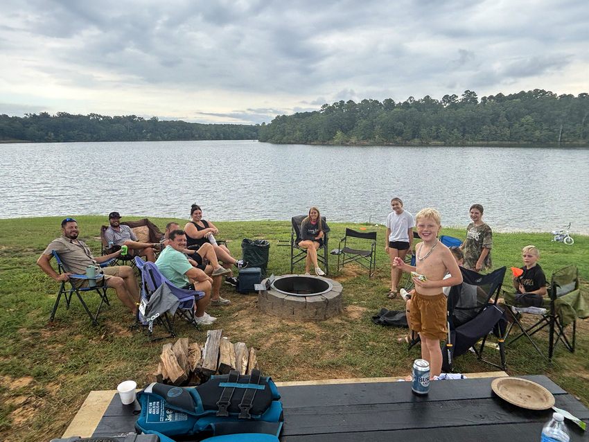 Family Fire Pit Lake Sm