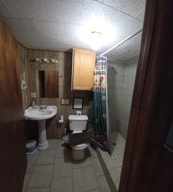 Cabin 5 Bathroom
