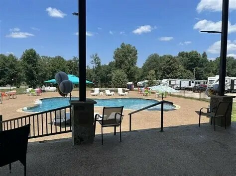 Red Fox Pool Photo 2  1 