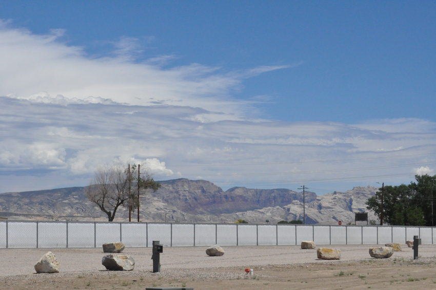 Willy's RV Park-view of Split Mountain